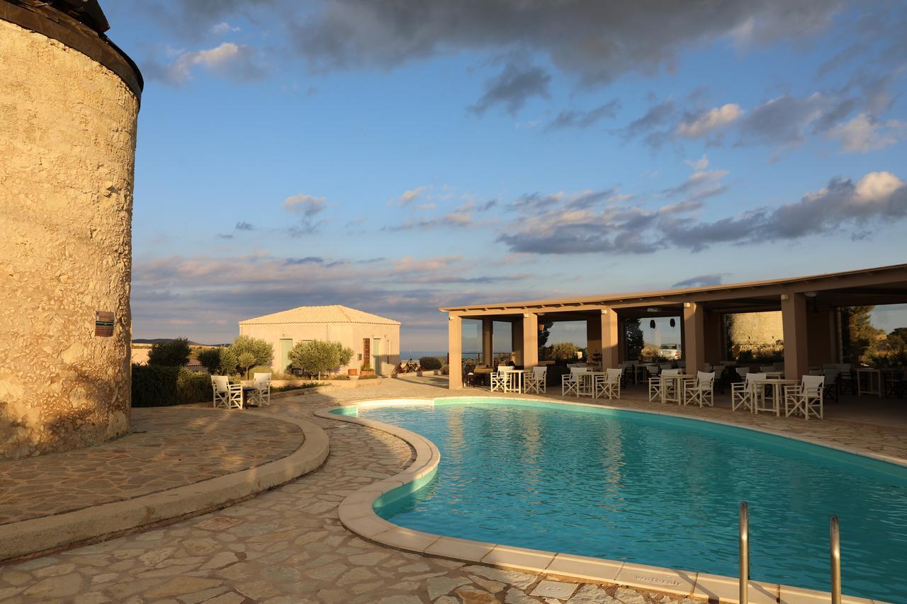 The Windmill Resort Mitáta 外观 照片